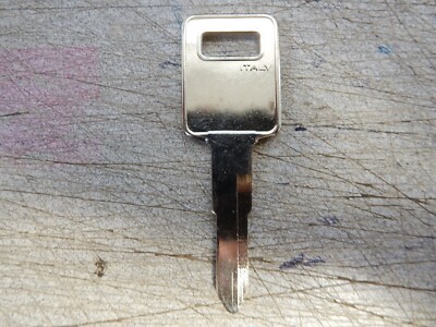 NOS Silca Made in Italy KW12 X103 KA14 Key Blank Fits: Kawasaki