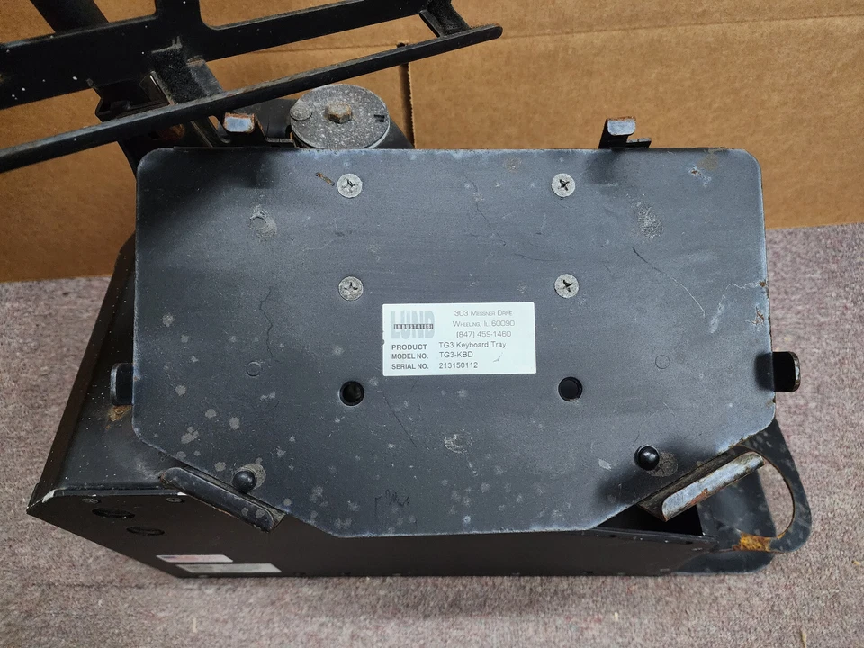 Consola vertical Lund Police 12" VC-2613NT-CS con soporte para computadora portátil, bandeja de teclado TG3 Foto 4 de 4