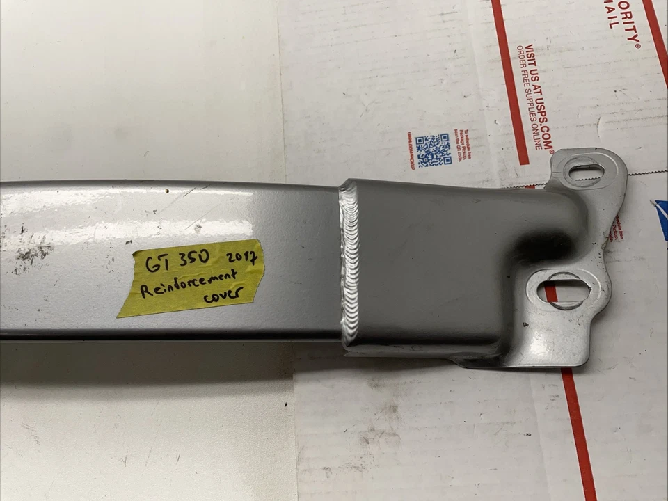 Barra de refuerzo de torre de puntal delantero OEM 2017 2018 2019 Ford Mustang GT350 Foto 4 de 4