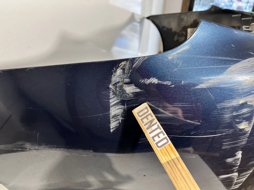 Cubierta de parachoques trasero Toyota Solara 2004-2006 52159AA070 OEM Foto 3 de 4