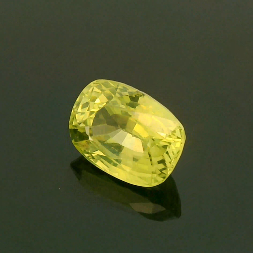 1.82 CARATS - NATURAL CHRYSOBRYL 8.18X5.69 MM- CUSHION CUT - YELLOW GEM - Video 1 of 1