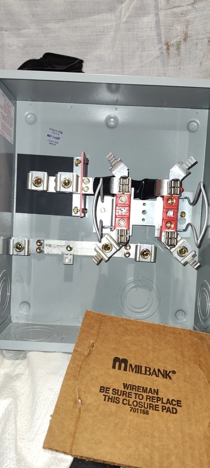 Novo soquete medidor subterrâneo Milbank 200 ampères (U1980-O-KK-BLG-AEPU) - Imagem 4 de 4