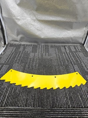 Kemper 129957 RH Serrated Aggressive Drum Blade For John Deere 676 Harvest Unit