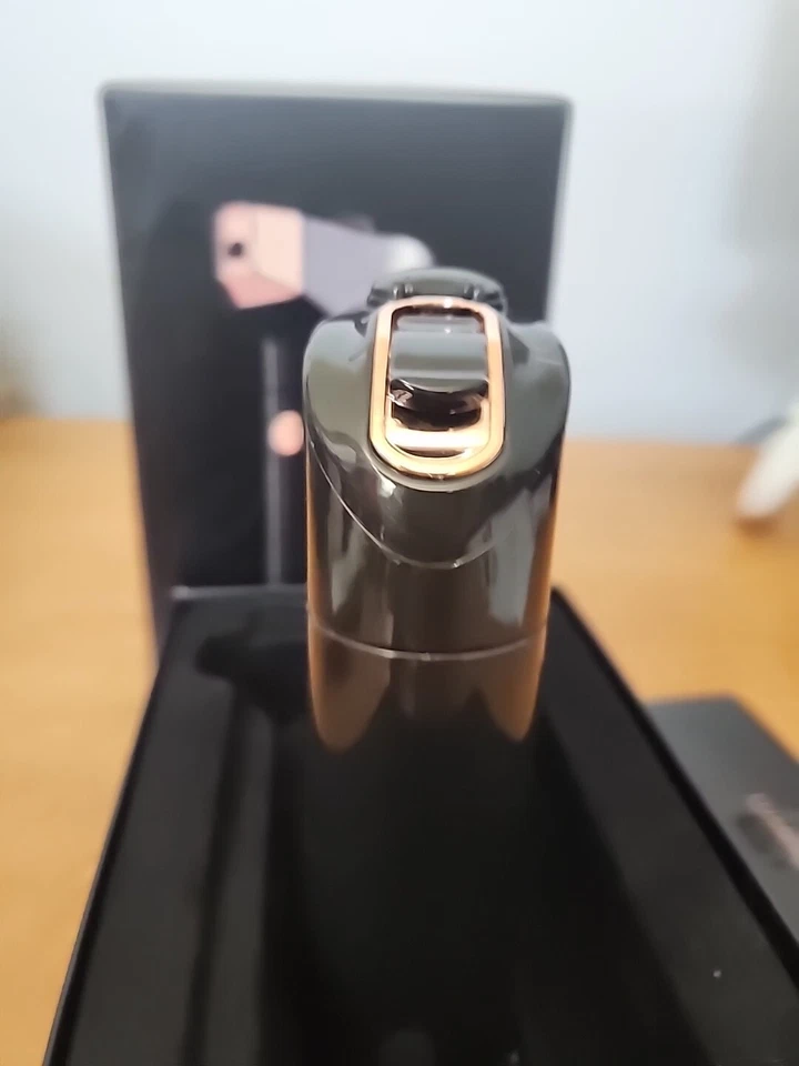 The Luminess Breeze Duo model comes in a sleek black color - Image 3 of 4