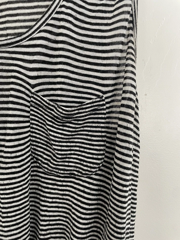 Rue21 Mujer Rayas Bolsillo Corbata Frontal Rayón Transparente Elastizado Sin Mangas Tanque Negro M Foto 3 de 4