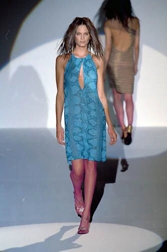 Robe bleue imprimée serpent S/S 2000 Runway Gucci par Tom Ford