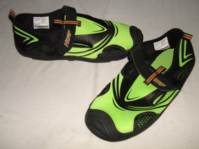 NWOB NERF GREEN/BLACK WATER/SWIM SHOES SZ. XL 4-5, EUR 36-37.5