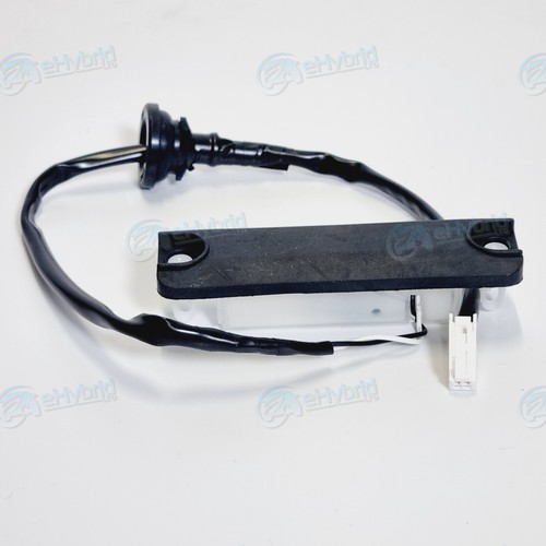 Toyota Prius Boot Opener Switch Tailgate Switch ASSY 2004 to 2009 84840-47010 - Picture 4 of 6