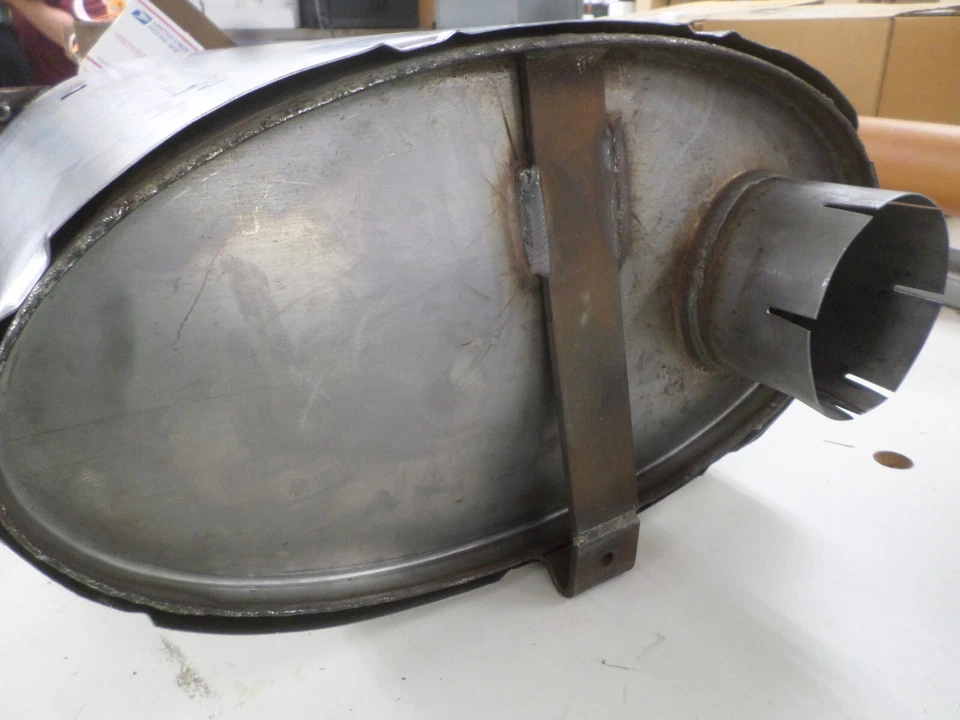 Silenciador catalítico Nelson 29921N 6346128 55-28514-001 (puertos de desplazamiento de 5 pulgadas) Foto 3 de 4