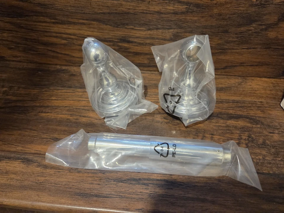 Soporte de papel higiénico Delta Greenwich pivotante doble poste acabado cromado 138279 Foto 2 de 2