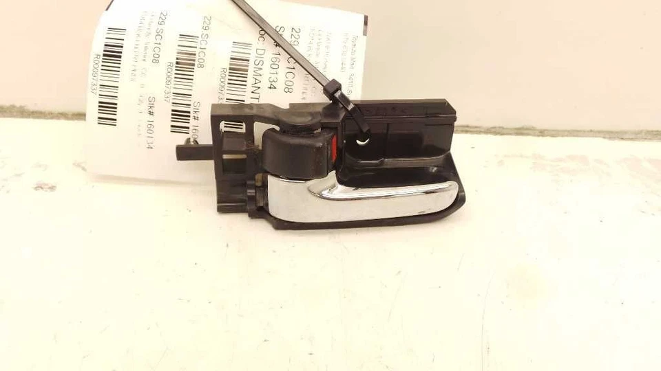 2008 SCION TC DRIVER SIDE FRONT INTERIOR DOOR HANDLE  - Image 3 of 4