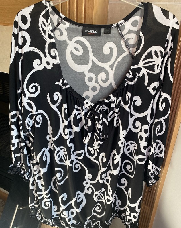Avenue Stretch Womens Black & White Blouse Size 22/24