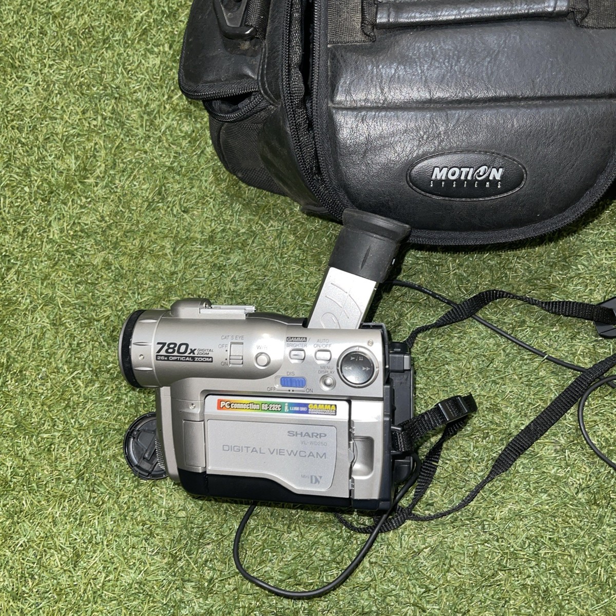 SHARP Video8 VIEWCAM VL-EL450 ④ SHARP VL-WD450 Digital Viewcam Camcorder (w/Accessories