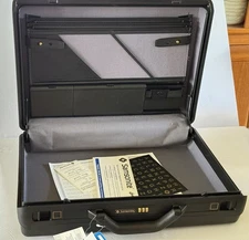 Vintage Samsonite International Large Attache Briefcase Black NEW Has Scratch