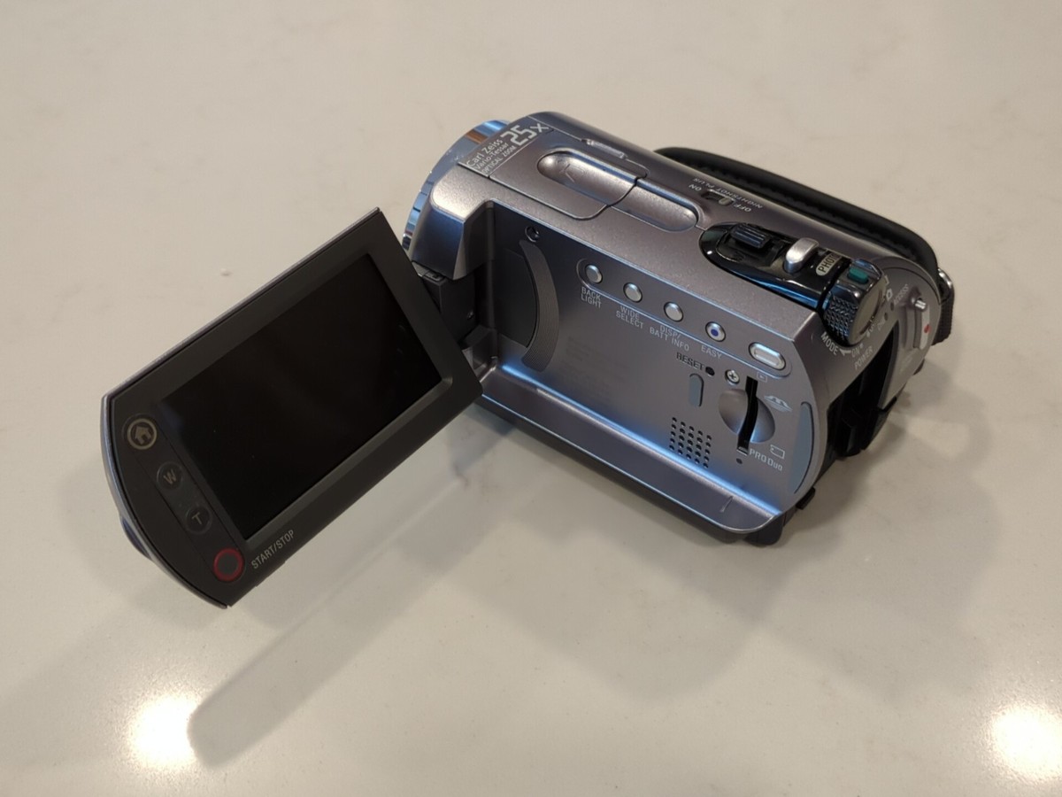 Sony Handycam DCR-SR62 (30 GB) Flash Media, Hard Drive Camcorder Sony Handycam DCR-SR62 (30 GB) Flash Media, Hard Drive Camcorder