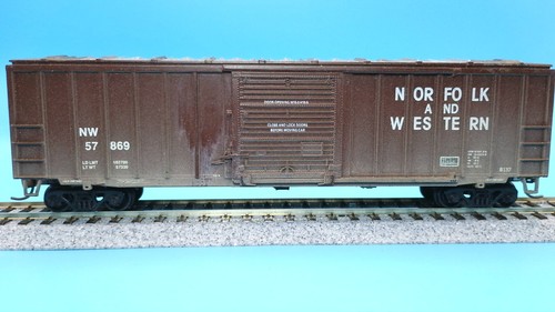 Coche de carga Athearn HO Norfolk & Western NW 57869 50' personalizado desgastado | Condition: New