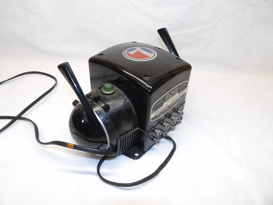 Lionel O/O27 275 Watt ZW Trainmaster Transformer (needs new cord) but working - Image 3 of 4