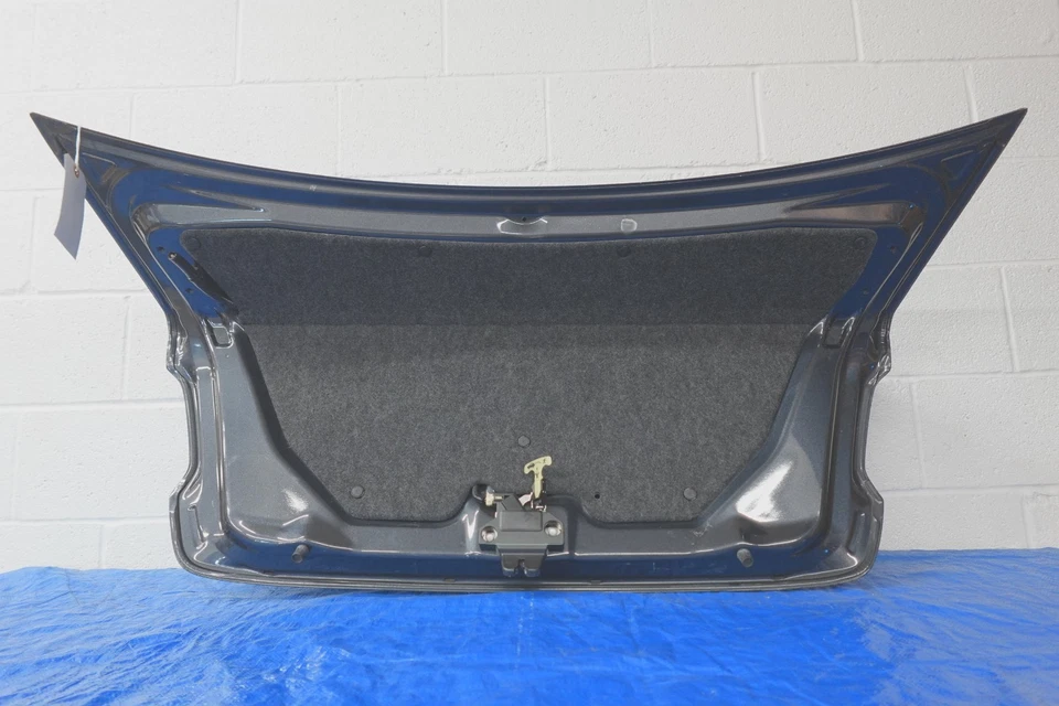 2015-2021 SUBARU WRX STI REAR TRUNK LID (OEM) COMPLETE W/REAR CAMERA - Image 2 of 4