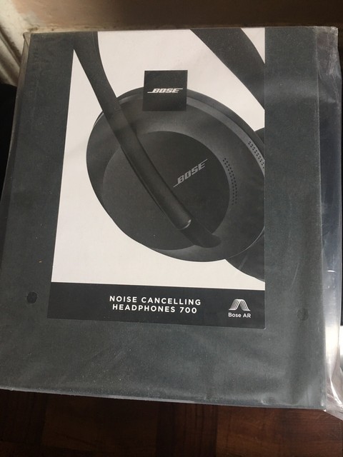 Bose Headphones 700 Charging Case 