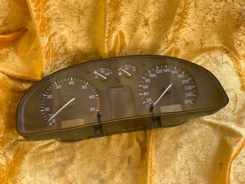VW Passat 3B 1.8T Kombiinstrument Instrumententafel Tacho 3B0919860AX