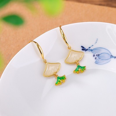 F02 Ohrringe grünes Ginkgo-Blatt Fächer aus Jade Silber 925 vergoldet
