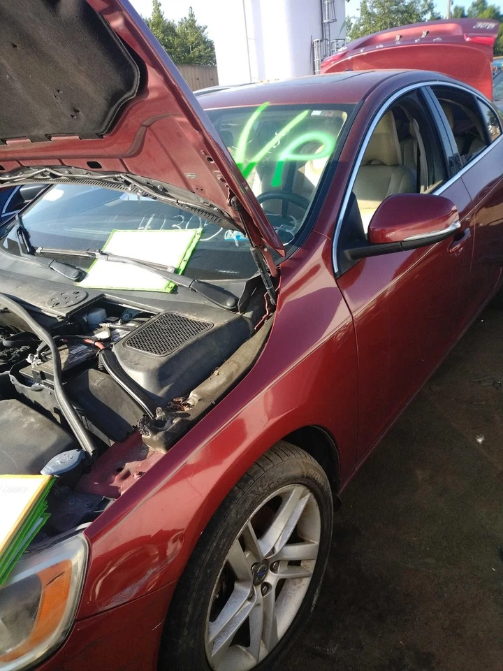Volvo S60 2015 pantalla de infoentretenimiento roja OEM 31328248 244 k kilometraje Foto 3 de 4