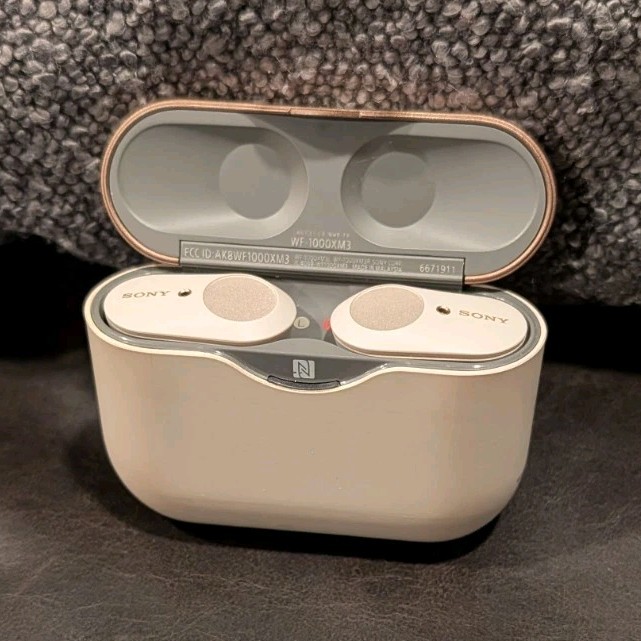 Sony WF-1000XM3 Wireless Earbuds Charging Case Only Beige/Gold USB-C
