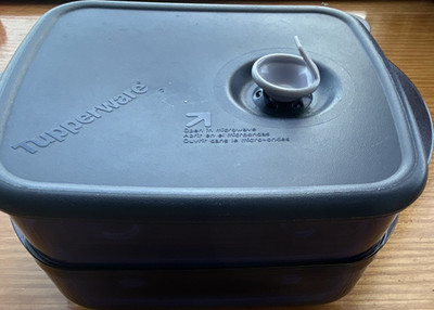 Tupperware Meal Prep Container 3385A-4 Square 600ml Set of 2 Dark Blue