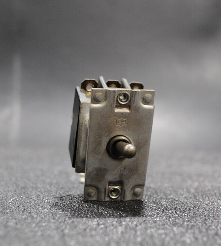 Beechcraft Bonanza M35 Landing Gear Switch 8905K818