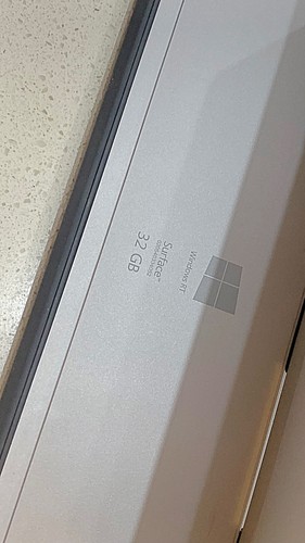Surface +KEYBOARD Intel™NVIDIA TEGRA Quad Core™ 32GB SSD•WINDOWS 8.1•WiFi#2265 - Picture 5 of 7
