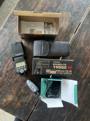 Yongnuo YN560 IV Flash Kit - 2x Speedlites + YN560-TX Trigger + Mounts