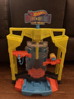 #ad Hot Wheels Stunt And Splash Car Wash Mattel 2020 $14.99