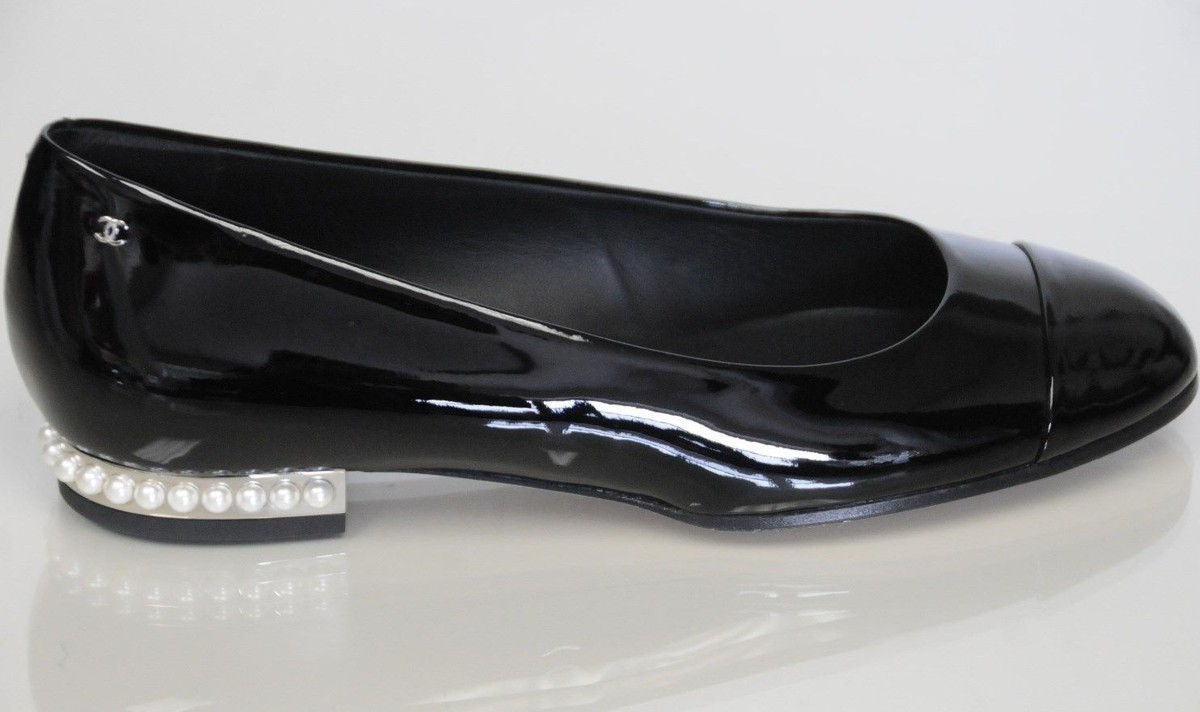 $1075 New Chanel Black Patent Leather PEARLS CC Ballerina Flats Shoes 40.5  37