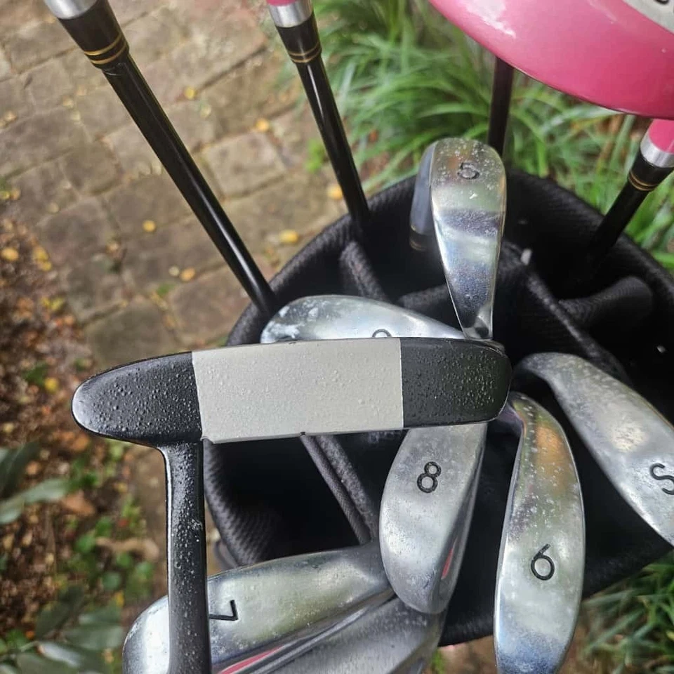 Golf Girl FWS 12 Piece Golf Set RH Graphite Womens Golf Cart Bag Headcovers - Image 3 of 4