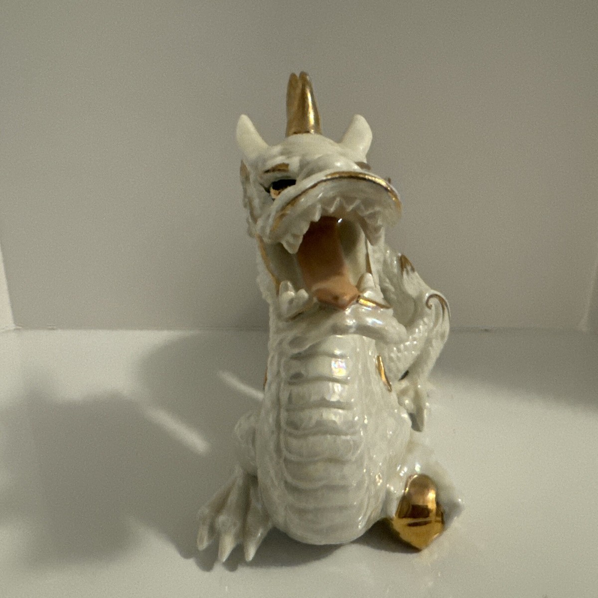 Vintage Yoshimi K Iridescent White & Gold Dragon Sea Serpent