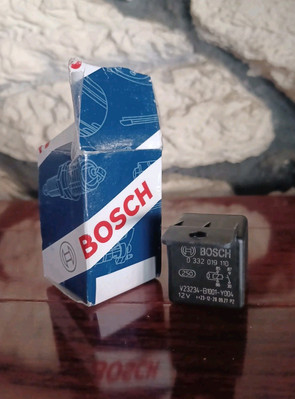 Bosch Electronics 12V  V23234-B1001-Y004 Power Relay 4-PIN