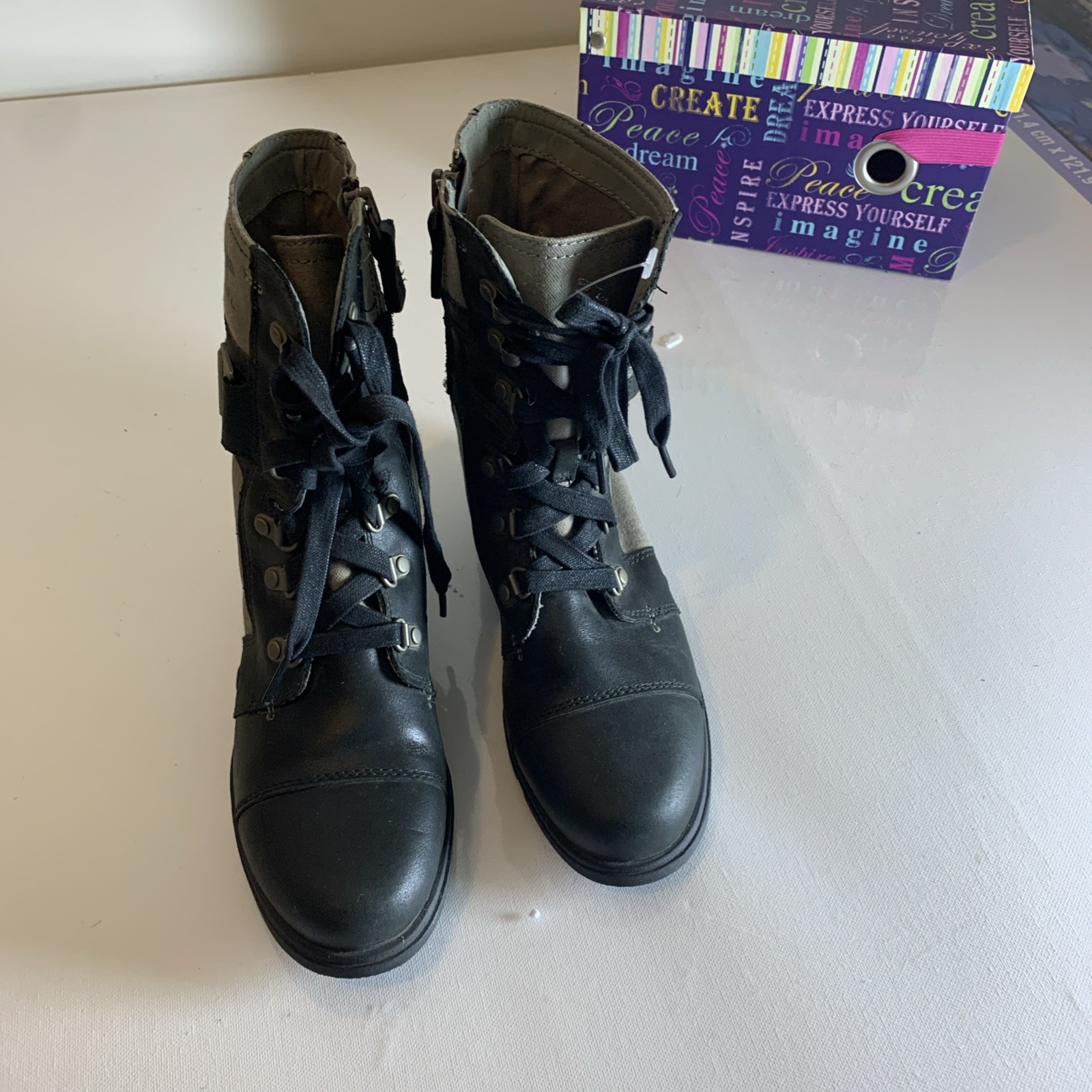 Sorel Women's Major Carly Boots Size 6 Zip Lace Up Tan Canvas Black Leather