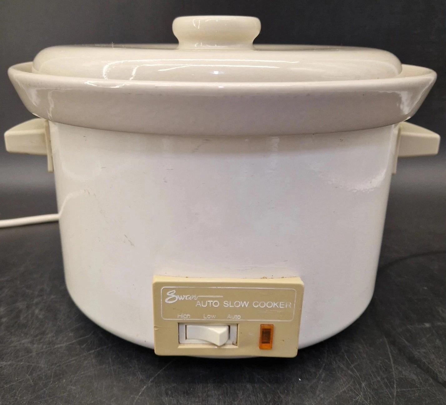 Vintage Swan Auto Slow Cooker Ceramic Crock Pot works but light is broken
