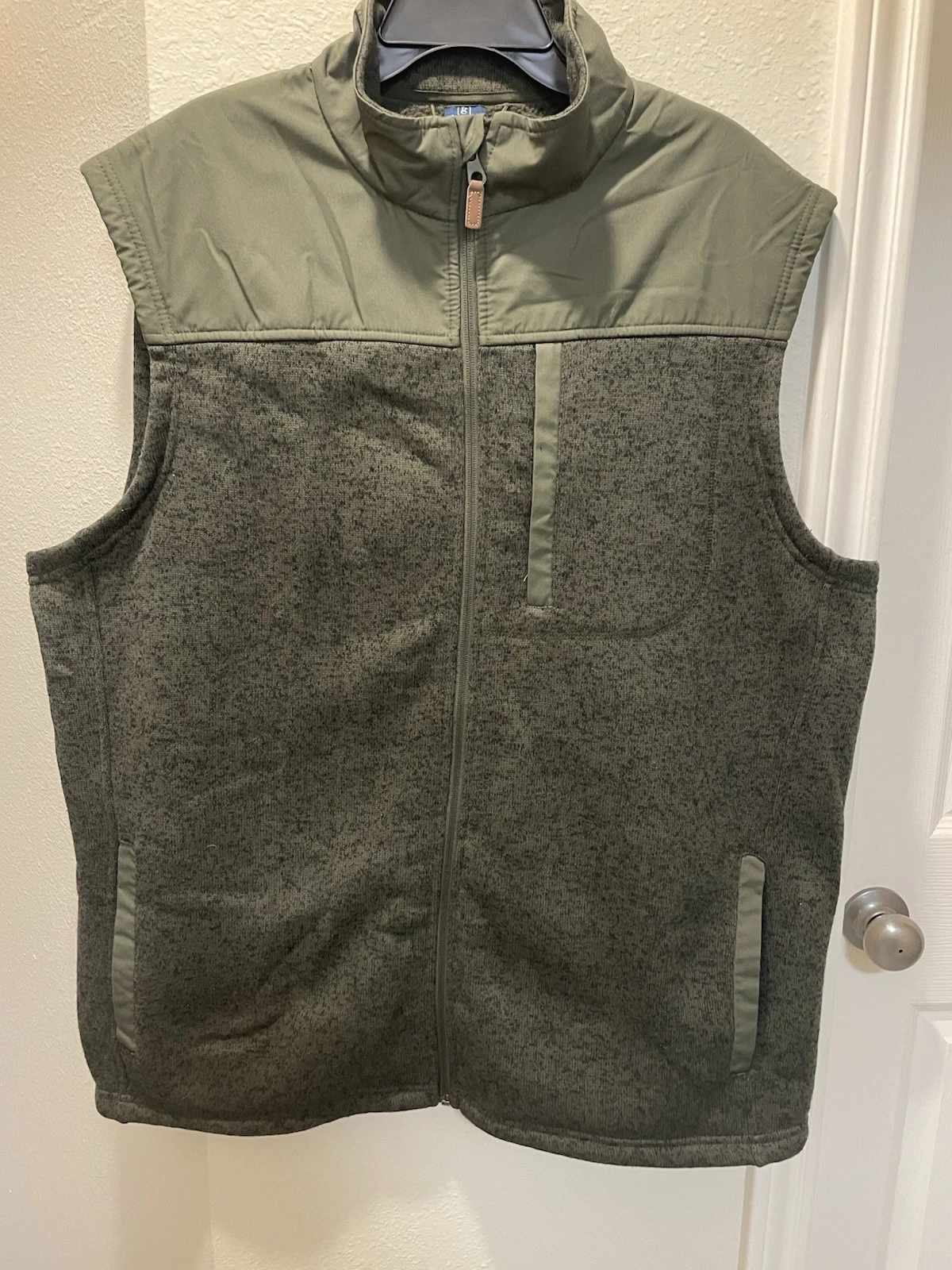 George Vest Men's Size 2XL 100%polyester Made In Egipt