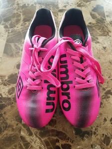 hot pink soccer cleats