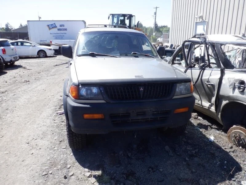 Used Front Suspension Stabilizer Bar fits: 1997 Mitsubishi Montero sport Front F Foto 2 de 4