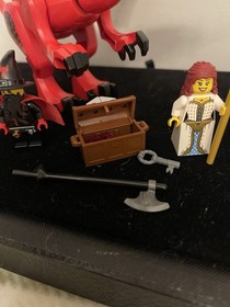 LEGO Castle 70403 Dragon + 7 Mini Figures w/ Extras!