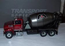 1:50 WESTERN STAR 4700 SF CONCRETE MIXER - Diecast Masters #71033