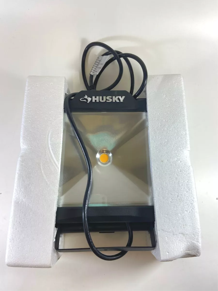 Husky K40069 3500 Lumen Portable LED Indoor And Outdoor Work Light