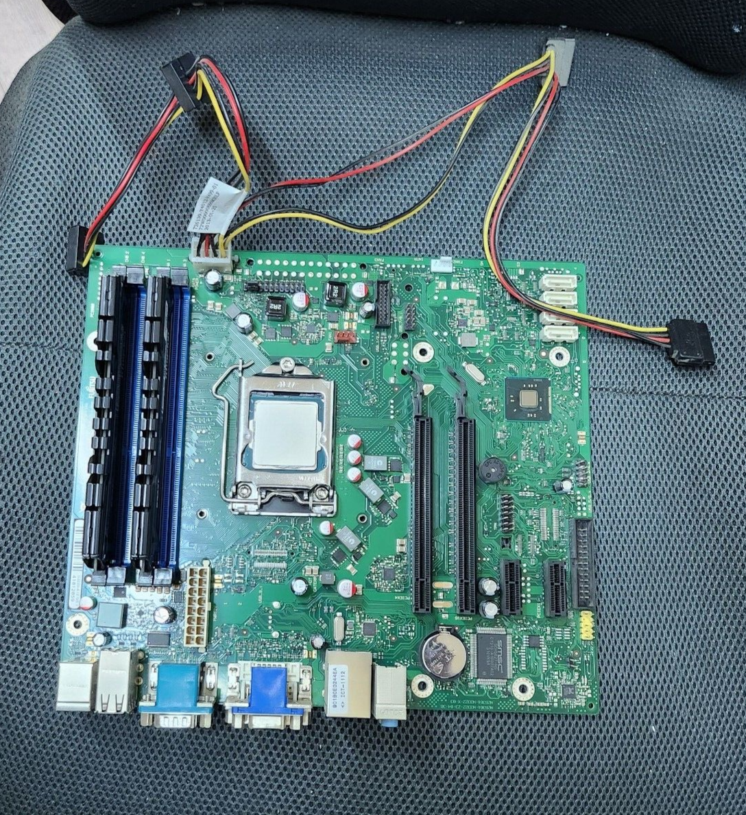 Fujitsu D3220-A12 ATX Motherboard w/16GB Memory, i7-4770 SR149 3.4