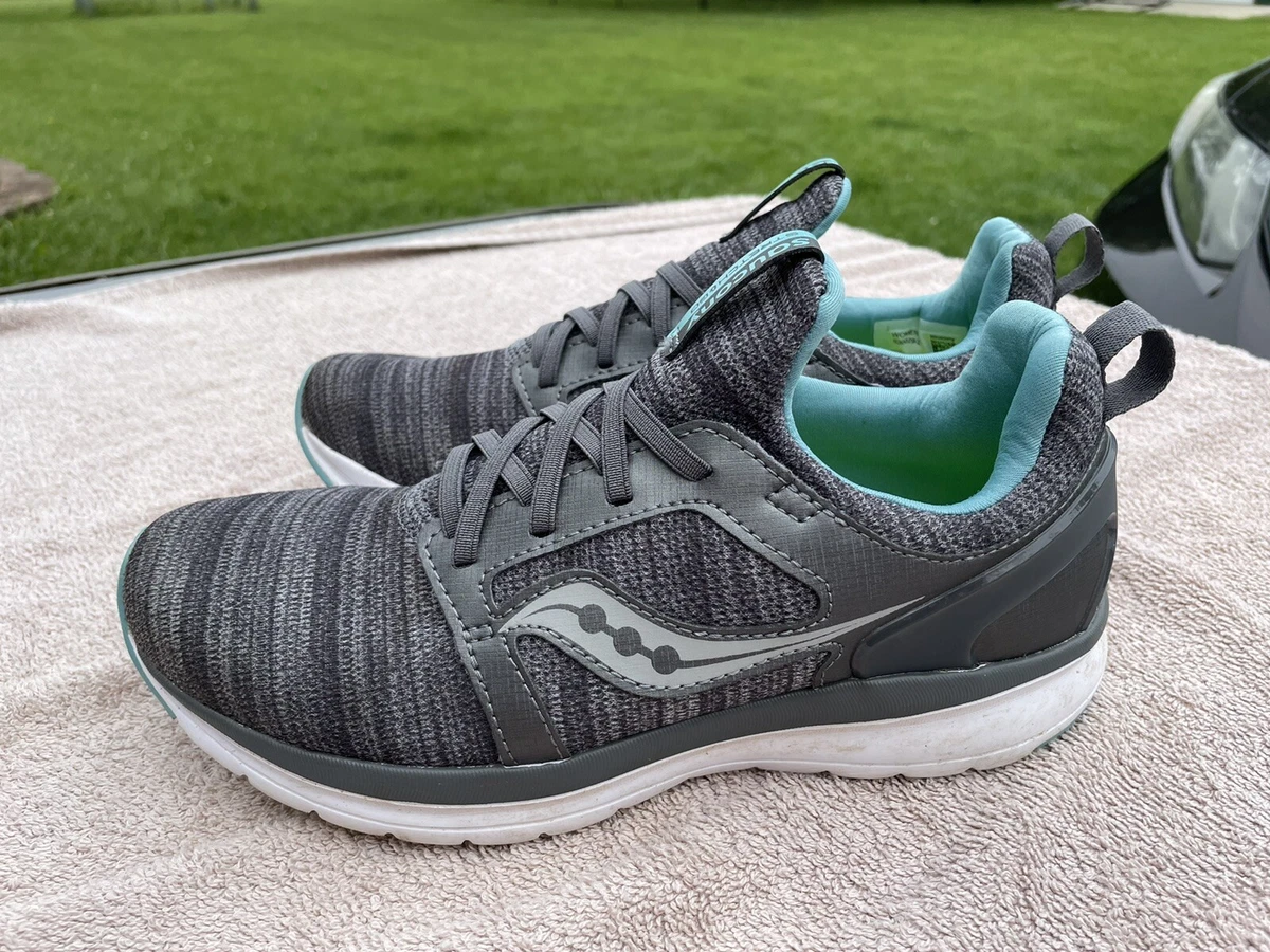 Saucony Women s Stretch Go Slip On Running Sneakers in Size 8