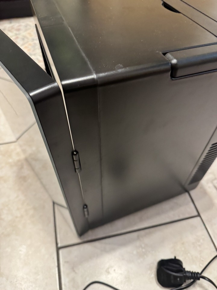 Russell Hobbs RH8CLR8001S 8L Table Top/Mini Fridge Silver