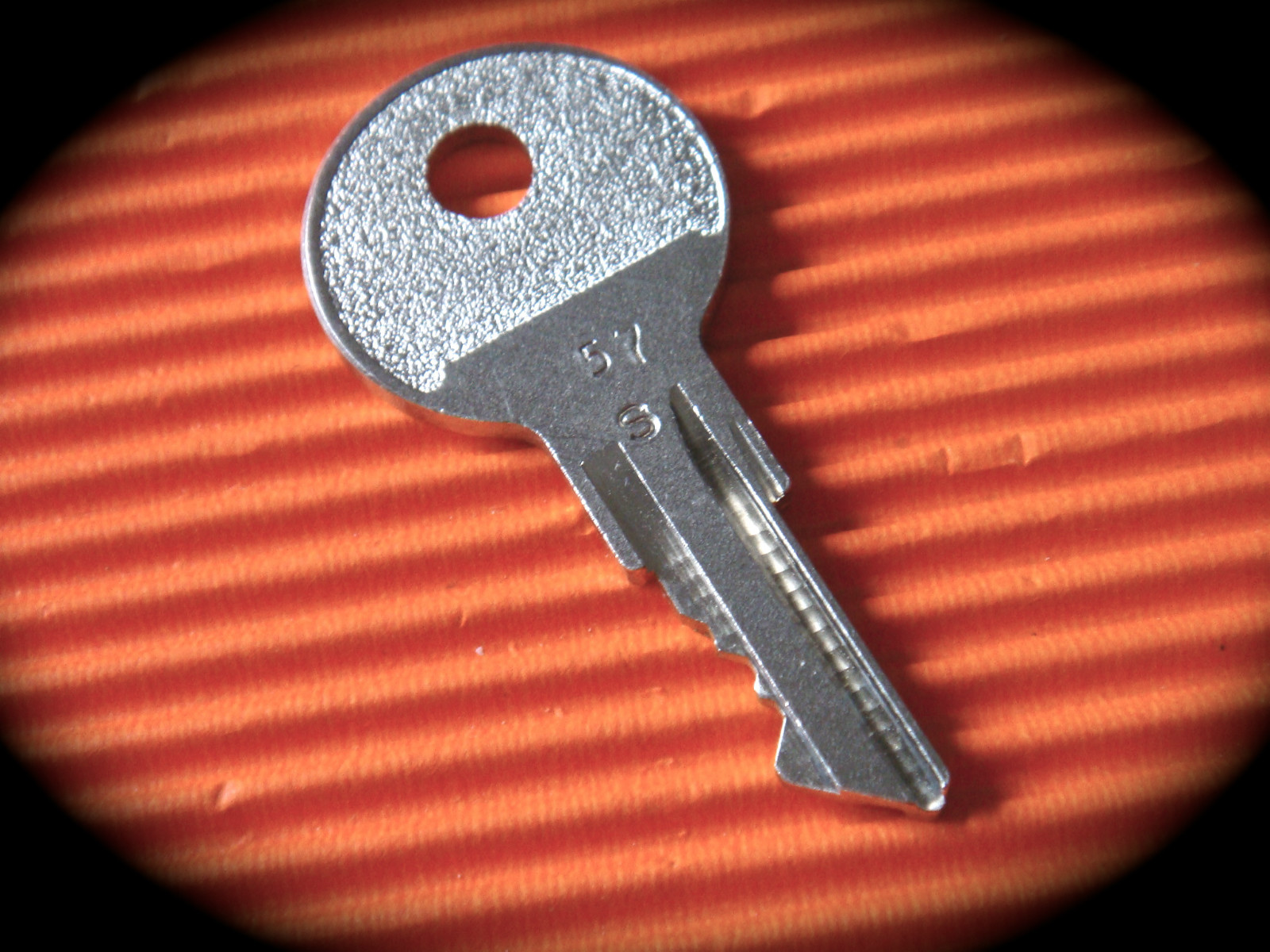 Johnson Evinrude Keys Supplied To Code Number Pollak 77 Series LQQK Johnson Evinrude Keys Supplied To Code Number Pollak 77 Series LQQK