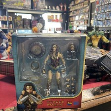 Medicom Toy Mafex No. 048 Wonder Woman  Wonder Woman Ver Figure