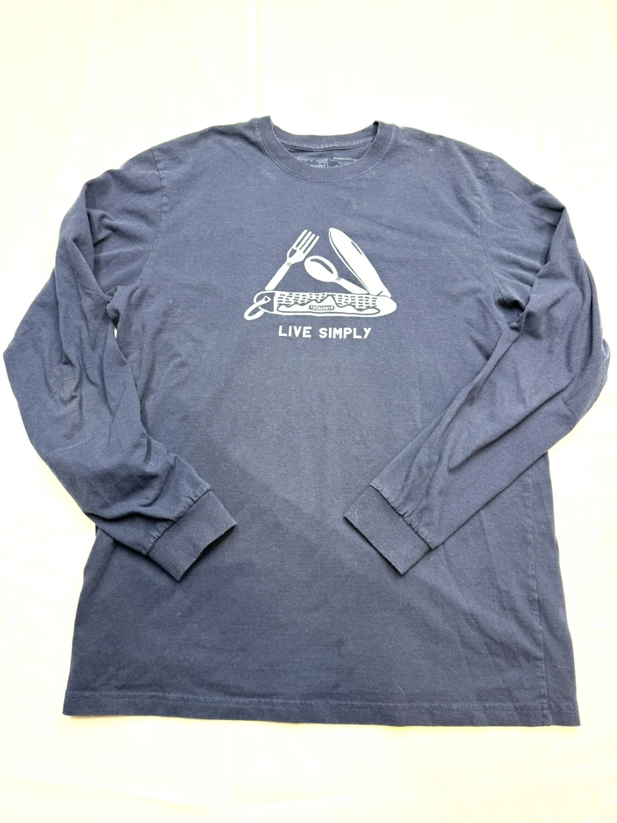 PATAGONIA Mens Medium Navy Blue Live Simply Camping Long Sleeve Tshirt G16
